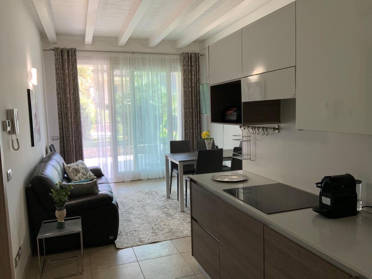 King' S Apartment Sirmione Kültér fotó